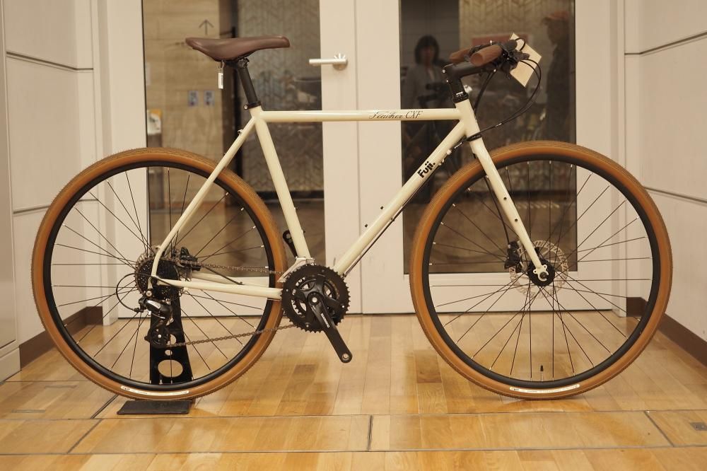 【美品】【福岡直接引き渡し希望】FUJI ロードバイク　自転車 美品】【福岡直接引き渡し希望】FUJI ロードバイク自転車