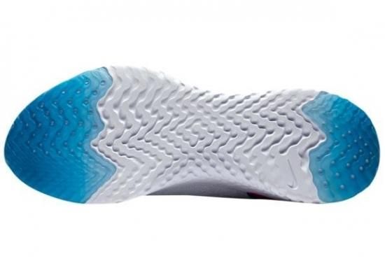 ナイキ Nike Epic R