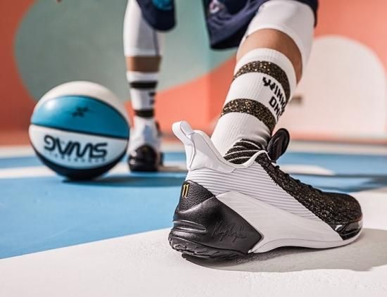 Anta クレイ・トンプソン　KT4 low　ブラック×ホワイト - NBAグッズ バスケショップ通販専門店 ロッカーズ