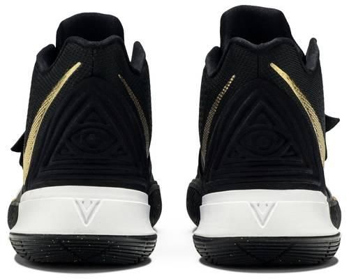 NIKE カイリー 5 'Black Metallic Gold' - NBAグッズ バスケ