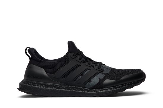 Undefeated x UltraBoost 1.0 'Blackout' ᡼