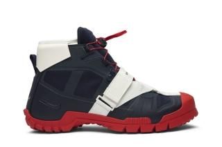 Undercover x SFB Mountain 'Obsidian Red'