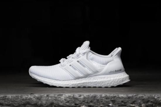 Adidas triple white ultra boost outlet 2.0