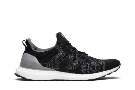 Undefeated x UltraBoost 'Utility Black' ᡼