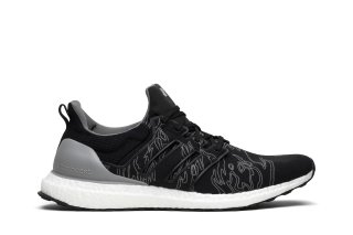 Undefeated x UltraBoost 'Utility Black' ͥ