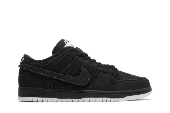 Gnarhunters x Dunk Low SB 'Black' ᡼