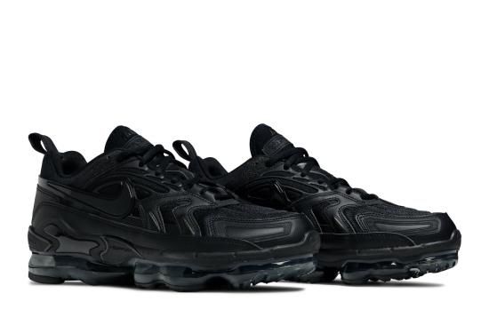 triple black vapormax evo