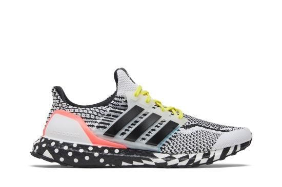 UltraBoost 5.0 DNA 'Multi Pattern - White Black' - NBAグッズ UltraBoost 5.0 DNA 'Multi Pattern - White Black' - NBAグッズ