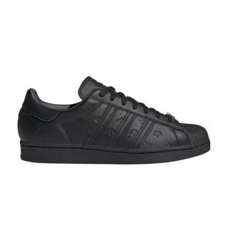 Superstar 'Allover Debossed Trefoils - Black' ͥ