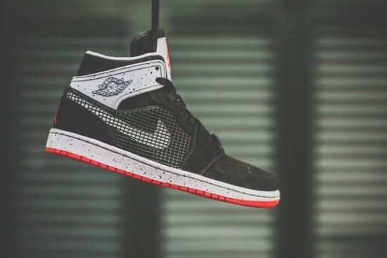 Air jordan 1 retro mid fire 2024 red black cement