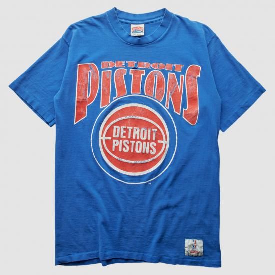 デトロイトピストンズ Nutmeg Mills 90s Tシャツ - ブルー - M バイ ファナテ イメージ1