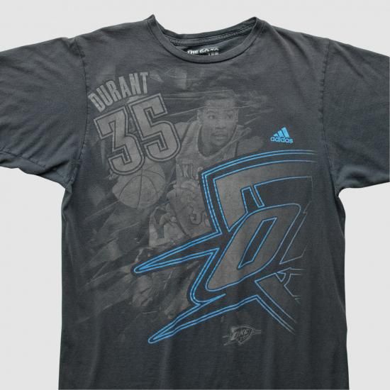 オクラホマシティサンダー Adidas 2010s Tシャツ - チャコール - S バイ ファナテ イメージ2