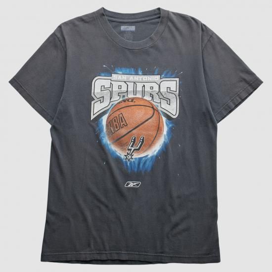 サンアントニオスパーズ リーボック 2000s Tシャツ - チャコール - M バイ ファナティク イメージ1
