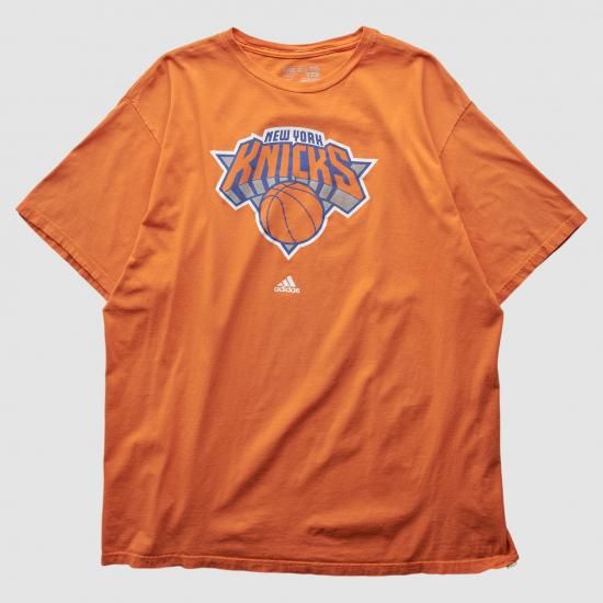 ニューヨークニックス Adidas 2010s Tシャツ - オレンジ - XL バイ ファナティク イメージ1