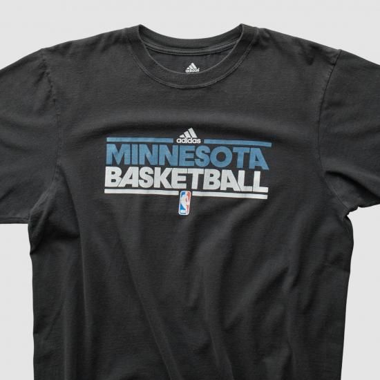 ミネソタティンバーウルブズ Adidas 2010s Tシャツ - ブラック - M バイ ファナテ イメージ3