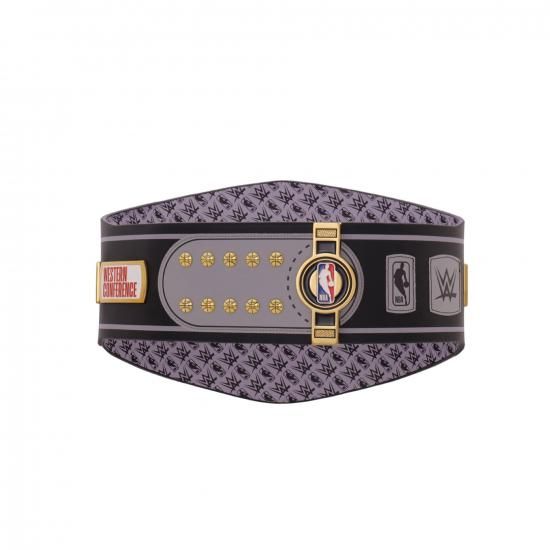 ���󥢥�ȥ˥����ѡ��� WWE