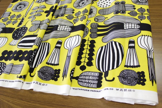 プータルフリン パルハート(PUUTARHURIN PARHAAT)イエロー コットンファブリック(50cm)マリメッコ(marimekko)0528  - リベルテ Liberte ワールドセレクトストアリベルテ