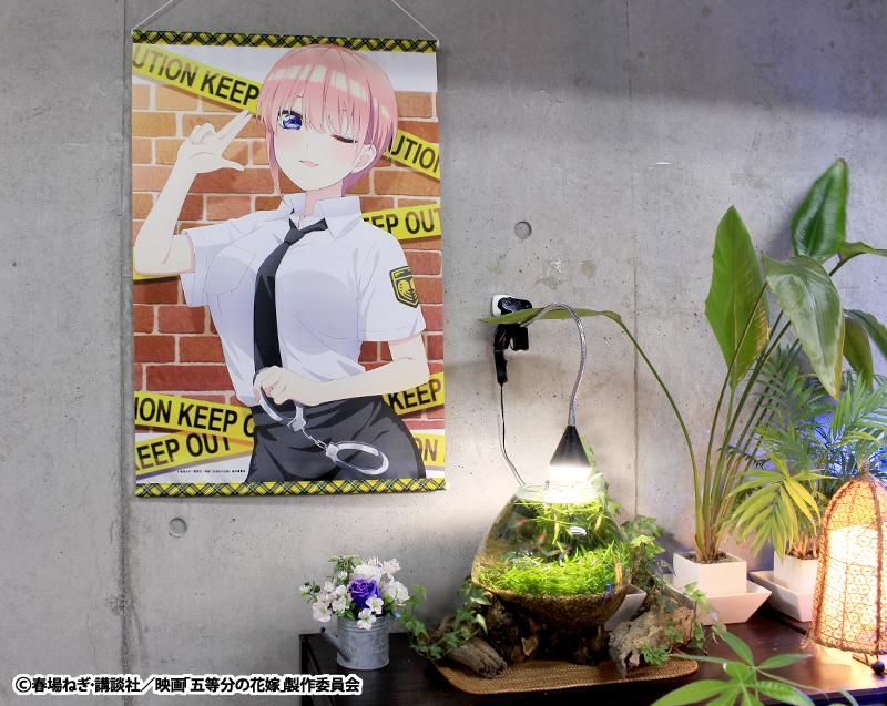 映画 五等分の花嫁 B2タペストリー 中野一花: キャラグッズ