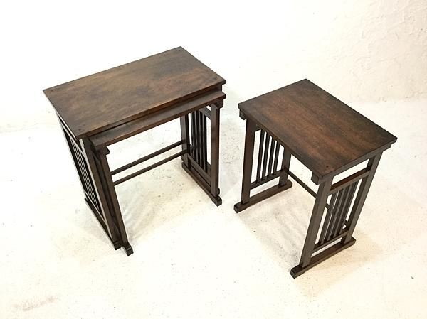 英国アンティーク木製ネストテーブル3台/収納式机/飾り棚/花台(89-81)