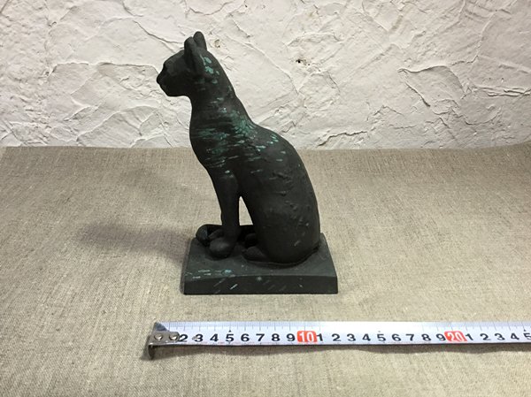 猫の置物 - 骨董・アンティーク・ヴィンテージの家具・食器・雑貨の 