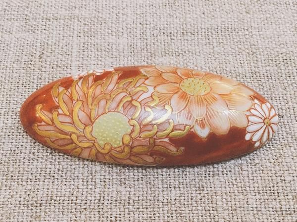 帯留め(九谷焼)(菊と花々) - ブルーパロット京都｜アンティーク家具