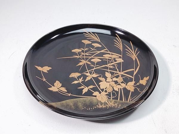 大正昭和のアンティーク蒔絵皿 秋草が美しく描かれた一品