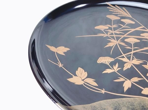 大正昭和のアンティーク蒔絵皿 秋草が美しく描かれた一品
