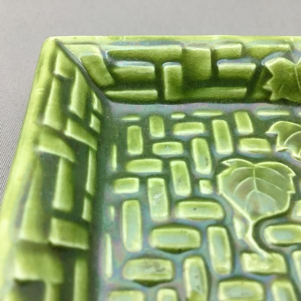 古物淡い緑色の彫刻模様の陶器平皿 sHXY0J2AHu-1713424891.jpg?v=