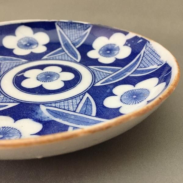 手描き桜デザイン印判小皿｜直径13cm 高さ2.5cm｜贈り物に最適な