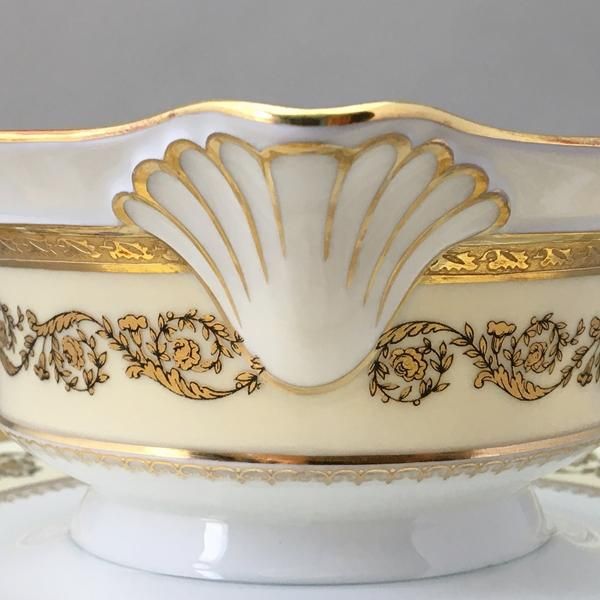 リモージュ製の陶器　フランス製　ゴールドケーキサーバー 撮影で一回使用 リモージュ製の陶器 フランス製 ゴールドケーキサーバー 撮影で