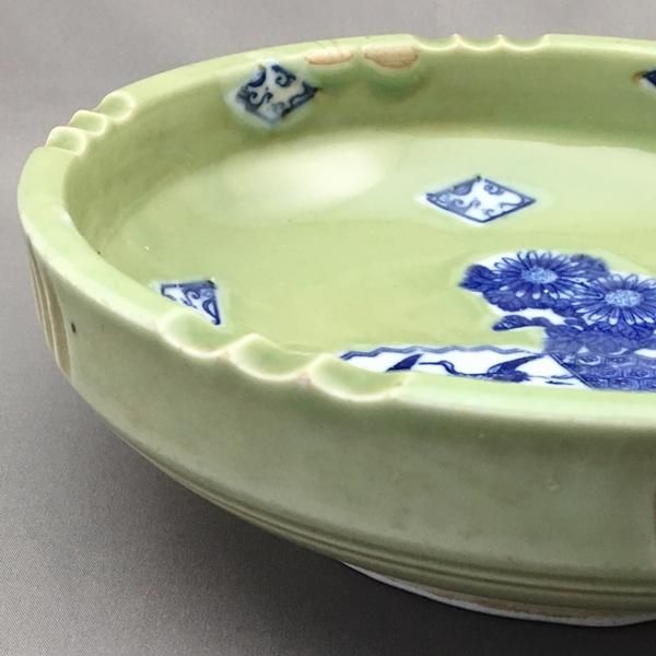 2420 古美術　青磁　三足　菓子鉢　時代物 希少な印判・青磁鉢｜直径18.5cm 高さ6cm｜アンティーク和食器