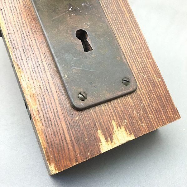 茶色の陶器製壺 金属製ハンドル付き 直しあります