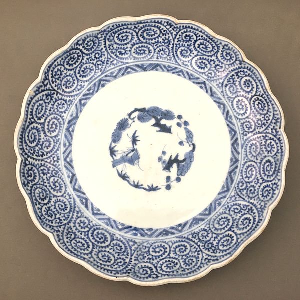 手描き蛸唐草中皿 - 京都の骨董・アンティーク・ヴィンテージの家具・食器・雑貨｜antique blue Parrot KYOTO