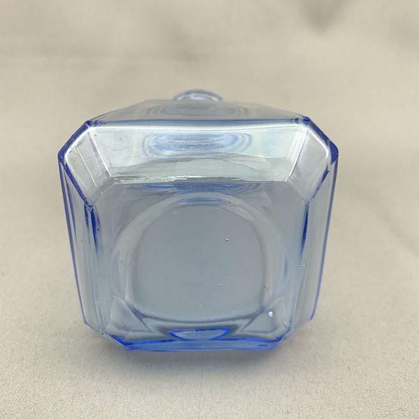 大きめ青ガラス醤油瓶｜幅7 高さ11｜味のある佇まい