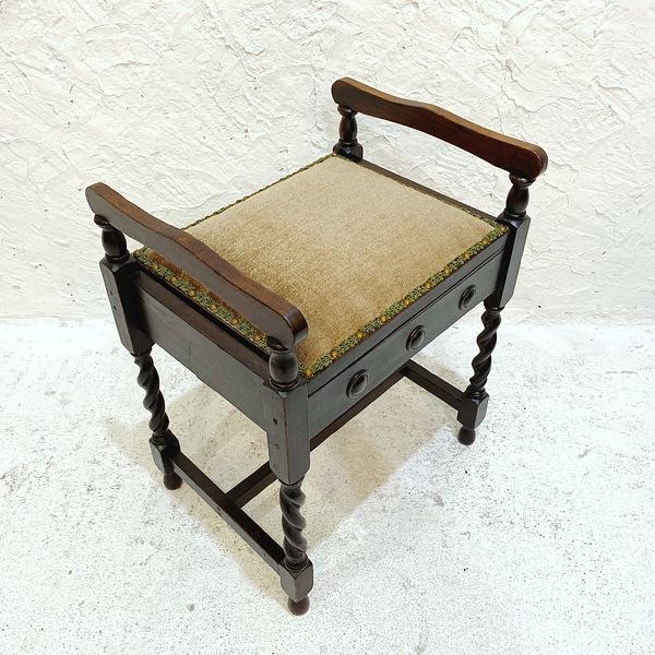 チェア　椅子　ベンチ　ソファ　アンティーク　ヴィンテージ　レトロ　antique vintage　アンティーク家具