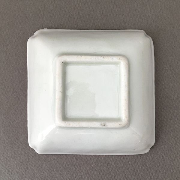 白磁角豆皿 - 京都の骨董・アンティーク・ヴィンテージの家具・食器 