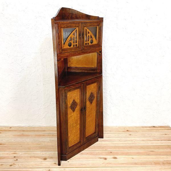 ヴィンテージ風コーナーキャビネット 重厚デザインで収納豊富