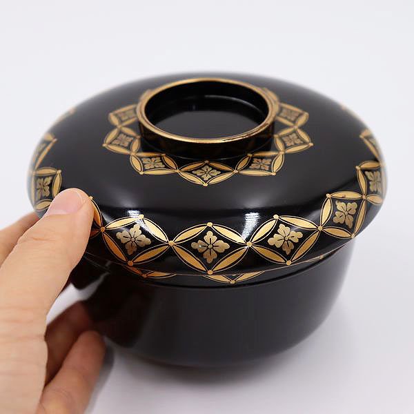 黒塗り壺碗（七宝つなぎ）
