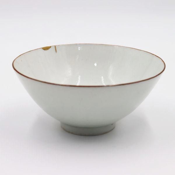 白磁薄茶碗｜直径15.5cm 高さ7cm｜金継ぎあり