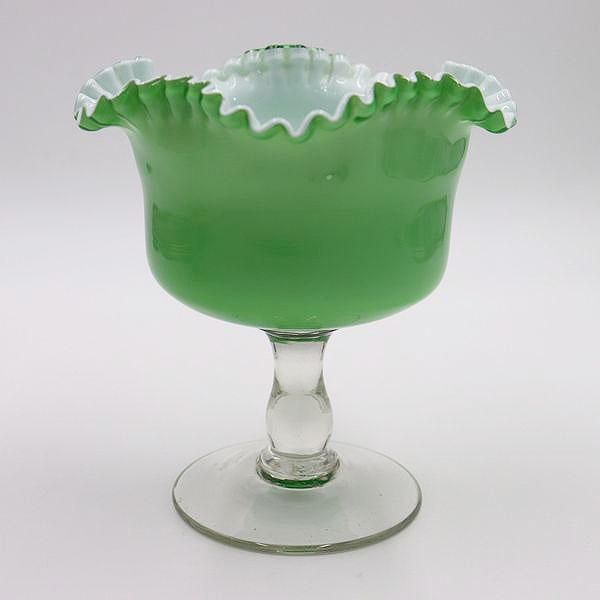 大正ガラス製脚付鉢 グリーン乳白 直径17cm高さ17.5cm