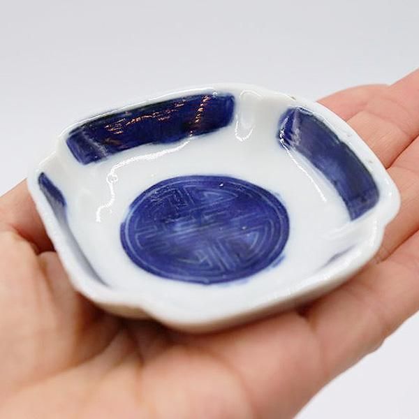 ふくら雀　骨董　豆皿　アンティーク Amazon.co.jp: 古伊万里 ふくら雀 豆皿 染付 陽刻 福良雀 豆皿