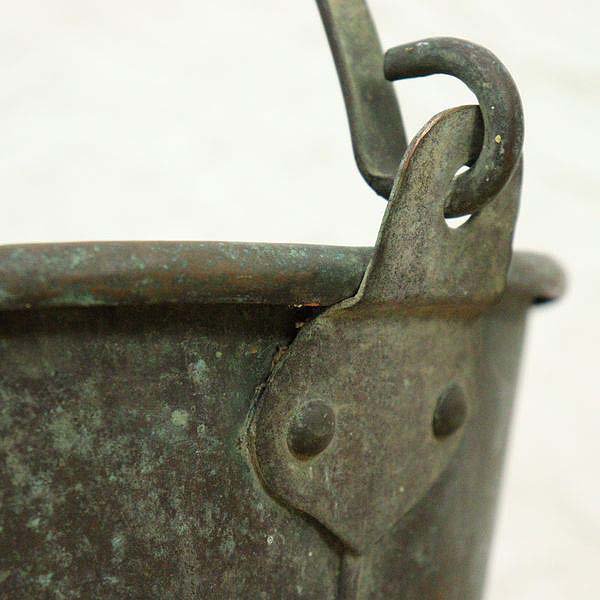 鉄製 吊り下げ式の釣瓶（つるべ）アンティーク調 古道具 古民具