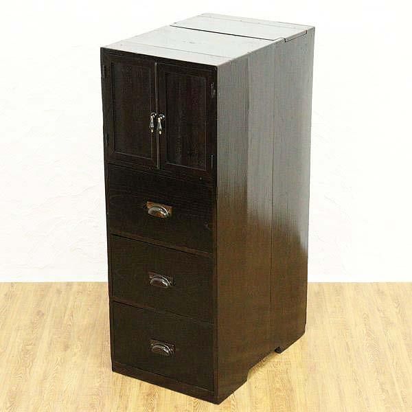 年代物　茶箪笥　箪笥　杉材　隠し扉付き 昭和時代の杉製小箪笥｜扉が印象的｜隠し引き出し付き