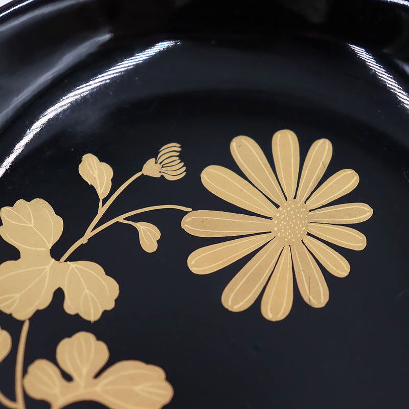 黒漆塗り 椿皿 高台付き木皿 蒔絵入り 絵替わり 図替わり 季節の植物