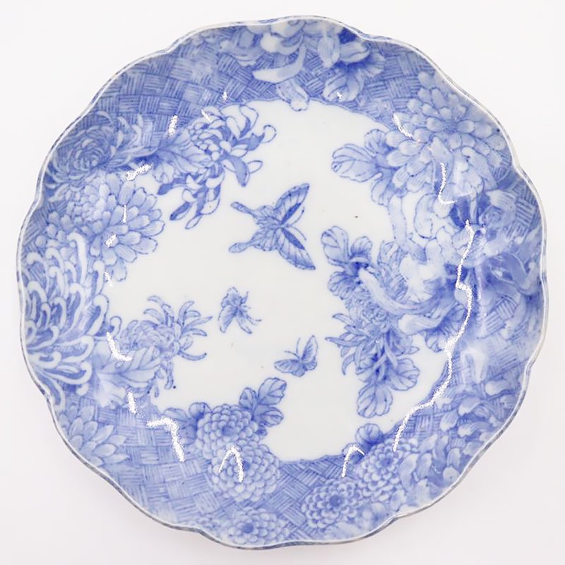 中国美術品(玉)15グラム、表裏に蝶の彫刻あり。