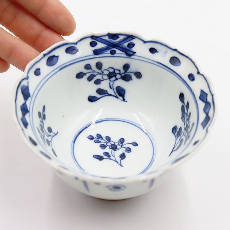 手描き 染付 小鉢 向付 青 藍 呉須 アンティーク 和骨董 和食器 和食 おしゃれ 普段使い おもてなし（花模様）