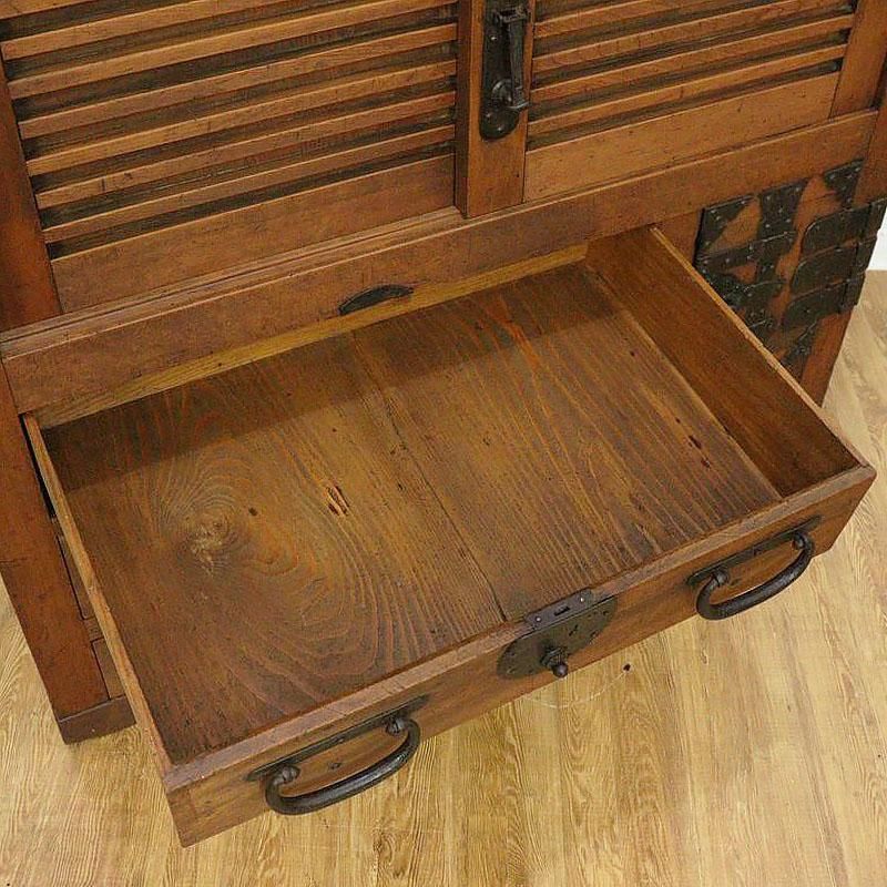 帳場箪笥 水屋箪笥 二段重ね キャビネット 重厚感 時代金具
