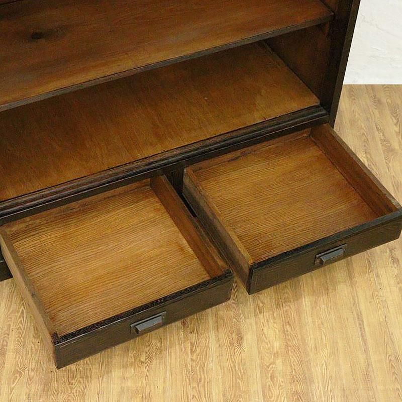 上品 洋館風 結霜ガラス入り 食器棚 キャビネット 収納力 日本製