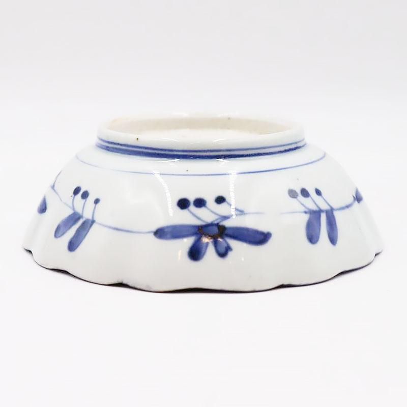 古美術品の大皿です蔵の掃除をしていてでてきましたので飾ってみました