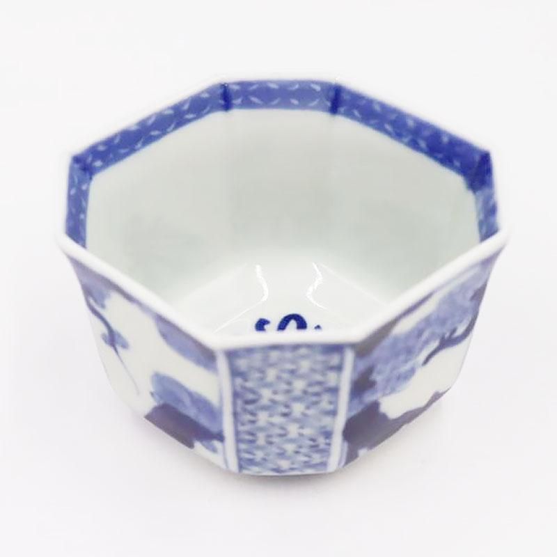 染付の八角小鉢 松梅菱模様 アンティーク